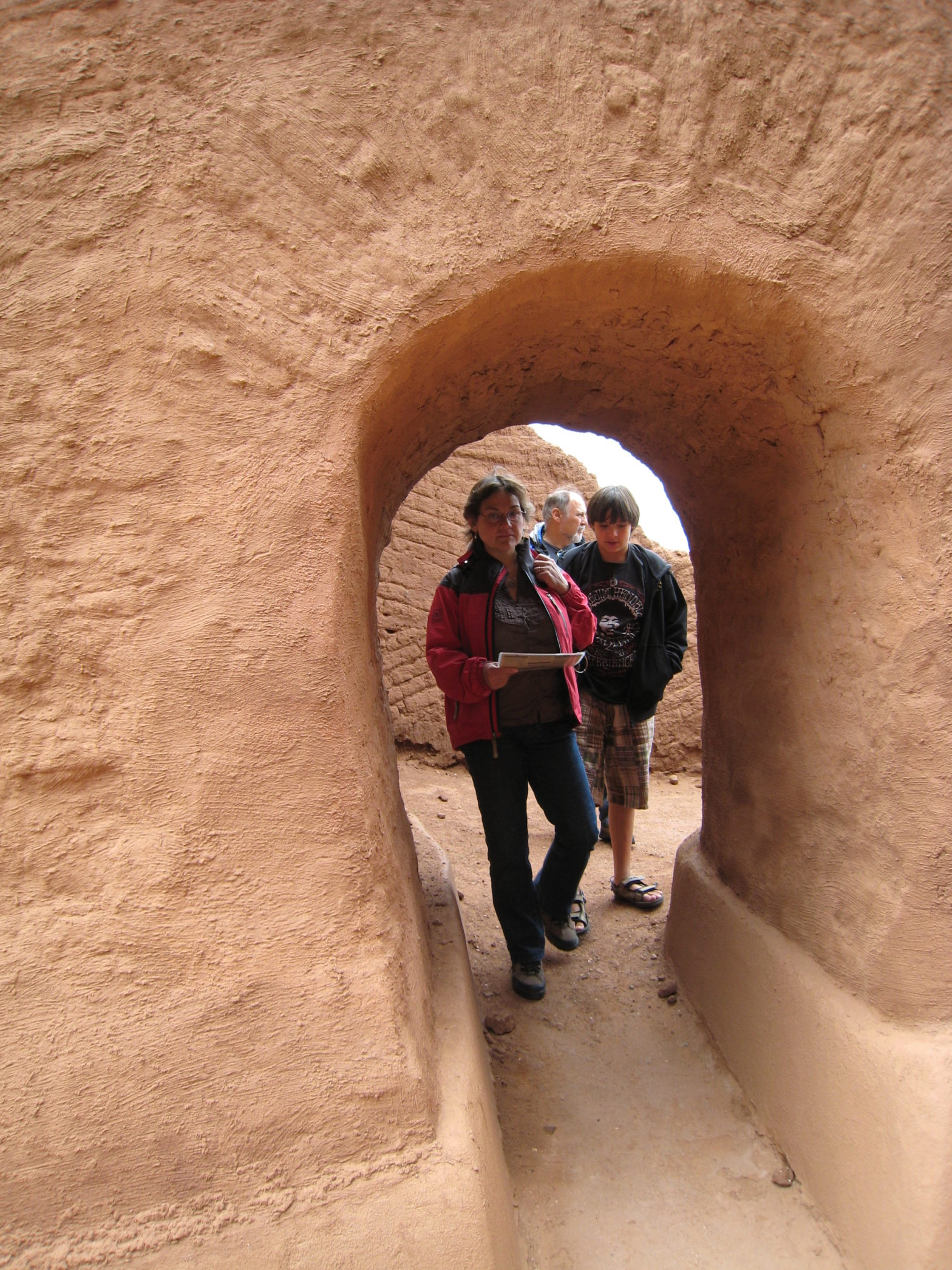 Sharon and Robin through an arch, Pecos Pueblo