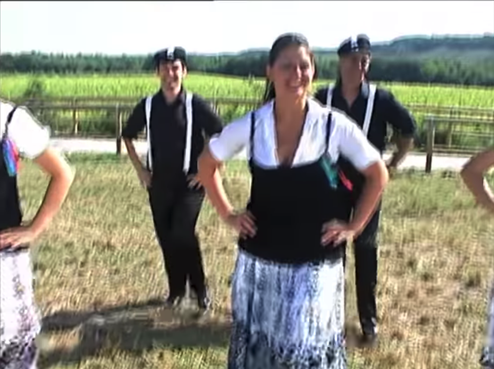 dancers in the video of "Giovanna e Angiolino"