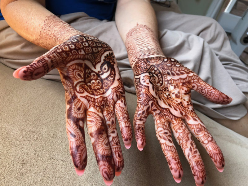 mehndi on hands after 5 days