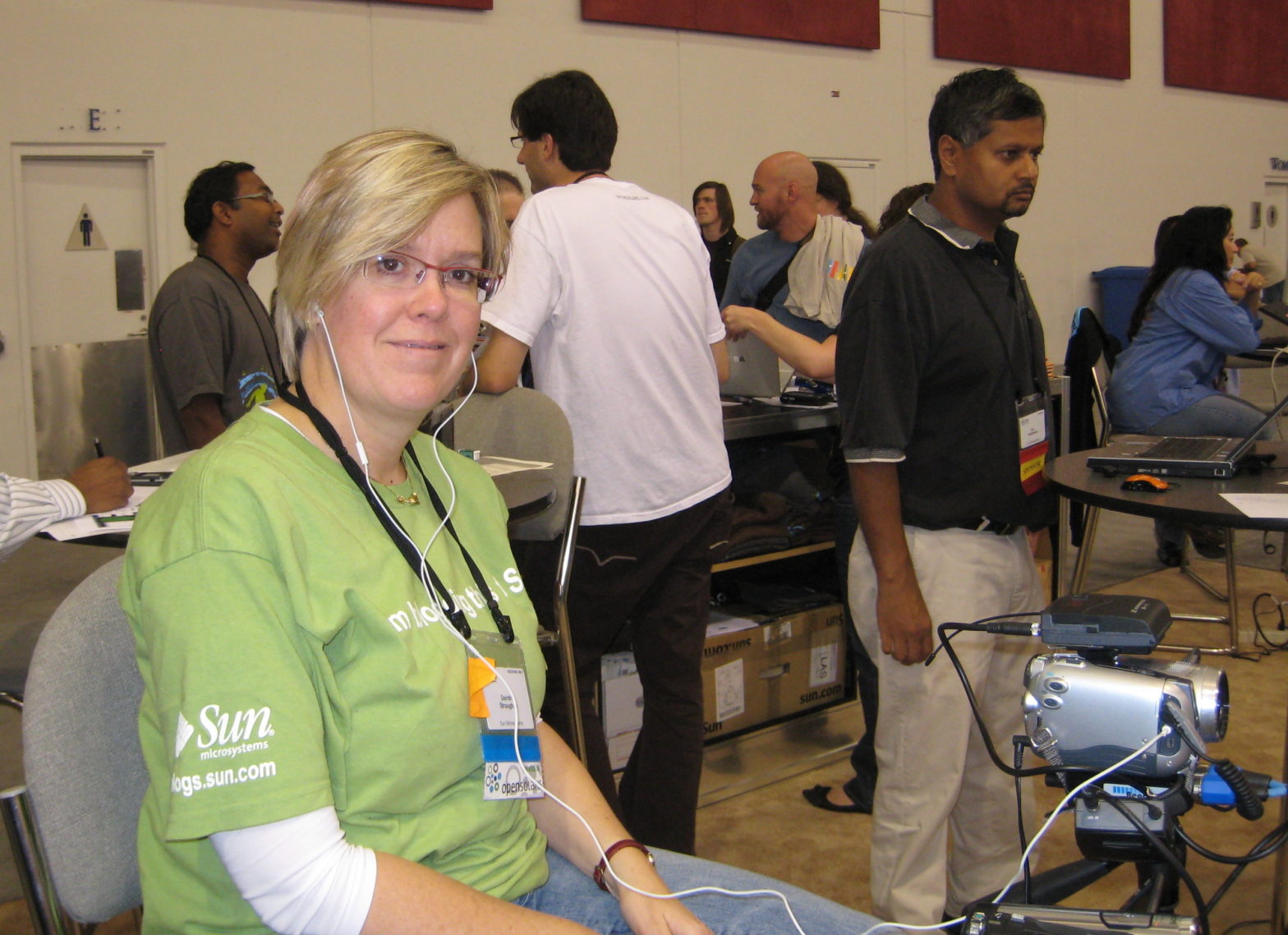 Deirdré filming at OSCON 2009