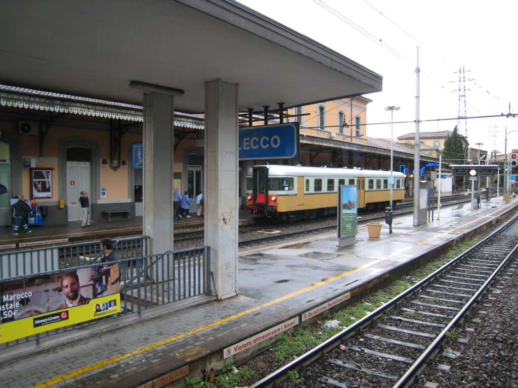 Lecco train station platform