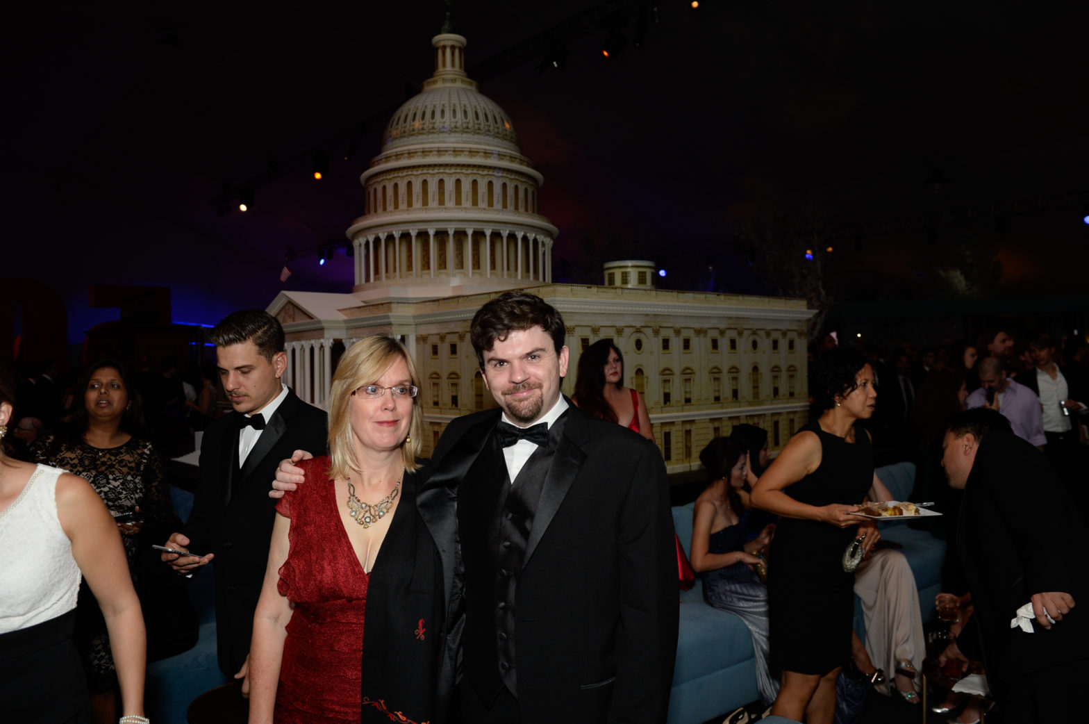 Deirdré and Brendan in front of a large model of the White House