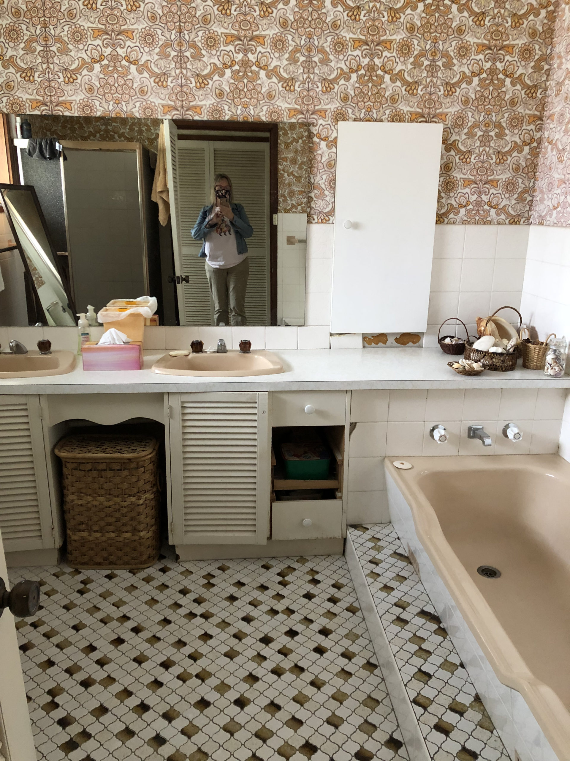 bathroom with vintage tiles